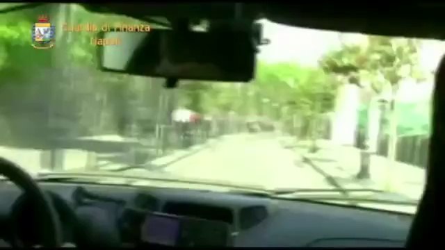 Torre Annunziata (NA) - Sequestro opificio Gdf (30.04.14)