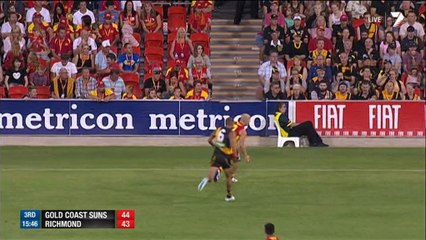 AFL 2014 Round 1 - Gold Coast v Richmond 3rd Quarter x264