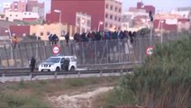 Unos 150 inmigrantes entran en Melilla tras un nuevo asalto masivo