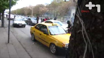 Kızılay'a yürümek isteyen gruba polis müdahalesi