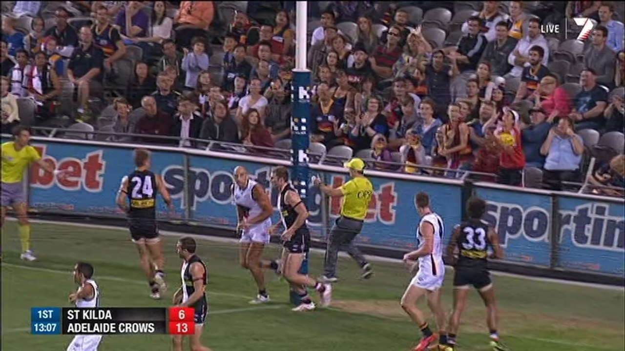 AFL 2014 - Round 4 - St Kilda v Adelaide (1st quarter)