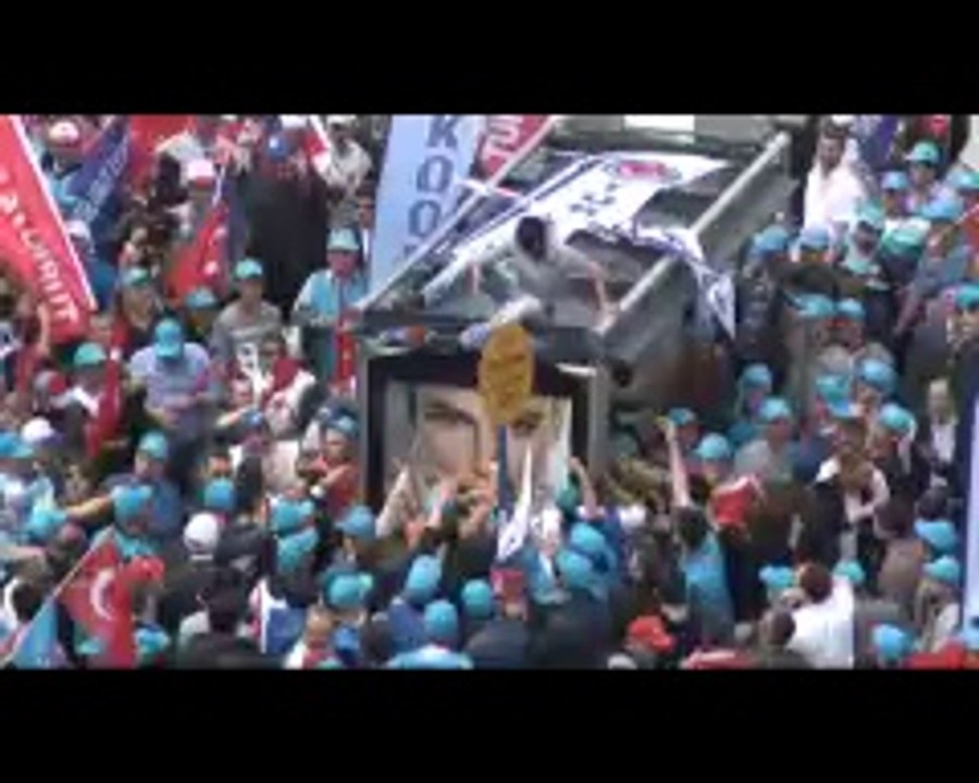 Kadıköy'de bayrak gerginliği