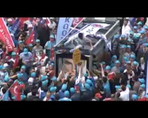 Kadıköy'de bayrak gerginliği