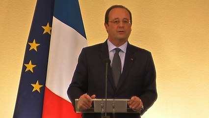 Cérémonie traditionnelle de remise du muguet par une délégation du Marché International de Rungis