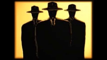 Les étranges Men in black ( Les hommes en noirs )