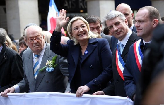 Le FN défile à Paris et appelle son électorat à se mobiliser pour les Européennes