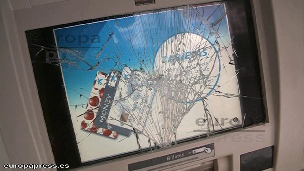 Encapuchados causan destrozos en Bilbao