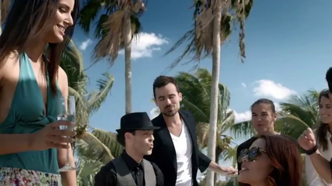 Latin Lovers - Vous les femmes (Pobre Diablo) [CLIP OFFICIEL] - YouTube