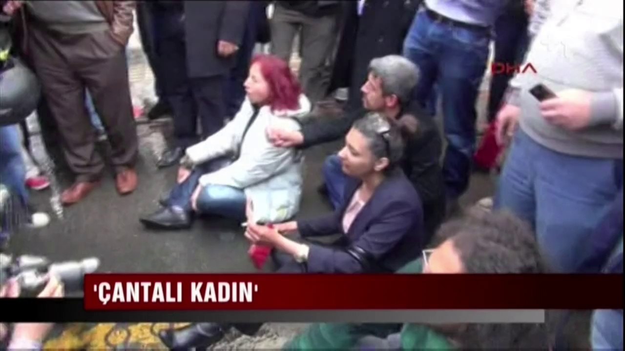 Çantalı kadın - Canlı Gaste