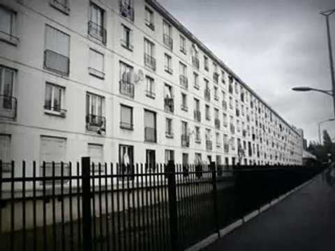 Clichy-sous-Bois (93) : visite de la cité La Pama