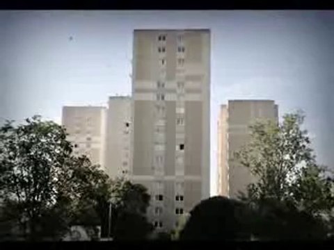 Clichy-sous-Bois (93) : visite de la cité Le Bois du Temple