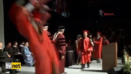 Diplomayı aldıktan sonra takla atmaya çalışınca!
