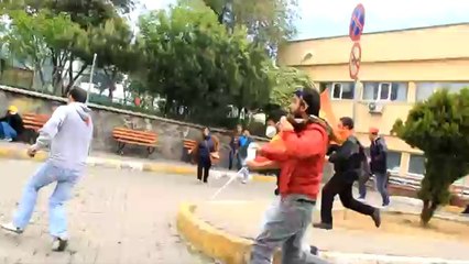 Hastanede mahsur kalan eylemciler polisi kovalıyor