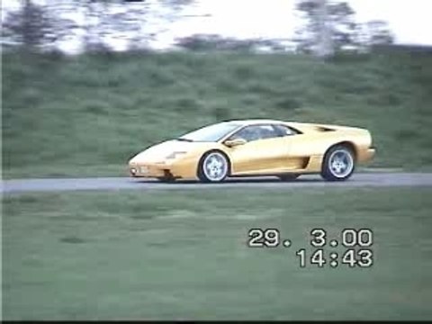Lamborghini Diablo VT Drifting
