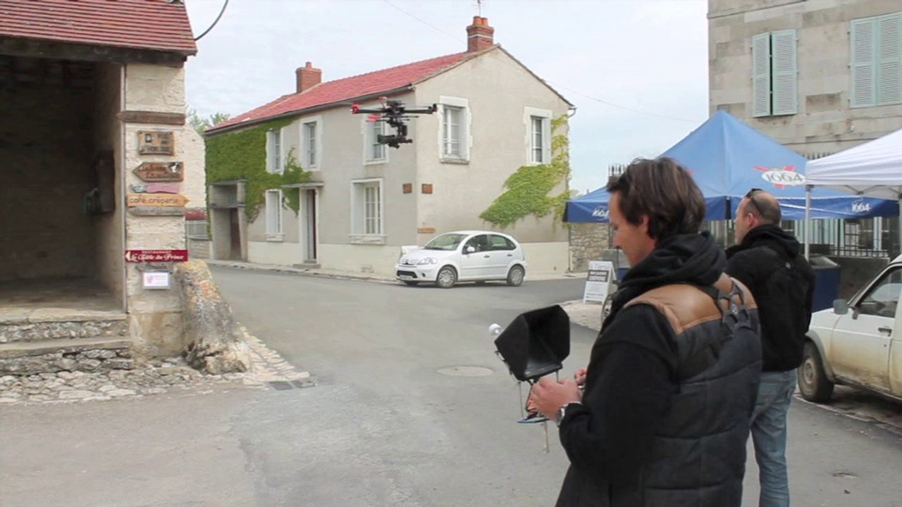 Un drone dans les rues de Charroux