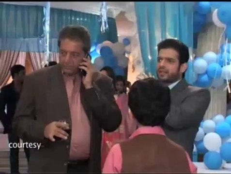Yeh Hai Mohabbatein : Ishita slaps Parmeet - IANS India Videos