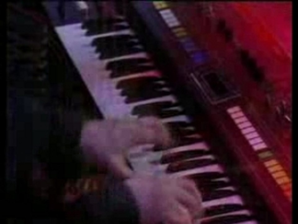 Sweet Dreams Live @ Top Of The Pops 1983