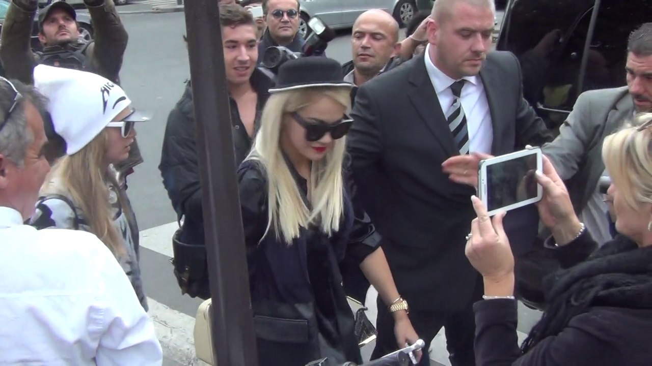 Rita Ora et Cara Delevingne à l'Avenue à Paris