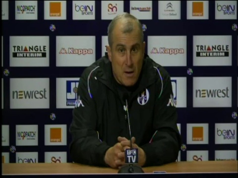 La Conférence de presse d'Alain Casanova avant TFC-Nantes