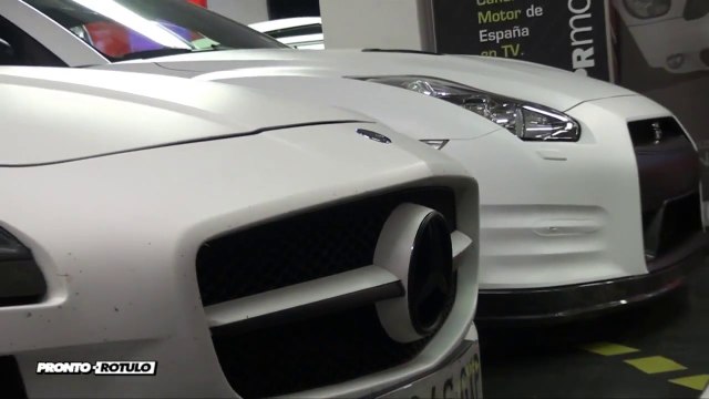 Mercedes Benz SLS vs Nissan GT-R en Blanco Mate - Con cual te quedas Wrap by Pronto Rotulo (HD)