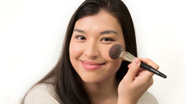 Beauty Basics – How to Apply Blush