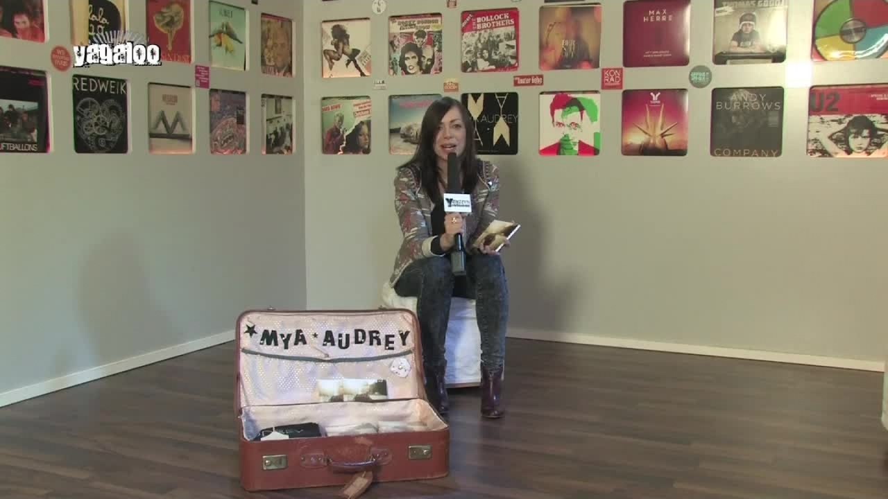 MYA AUDREY mit dem YAGALOO A-Z