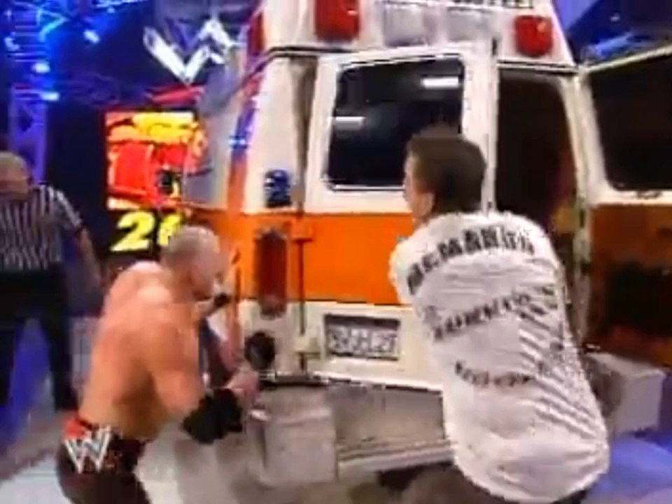 Shane Mcmahon vs Kane Ambulace Match Survivor Series 2003 [Español Latino]