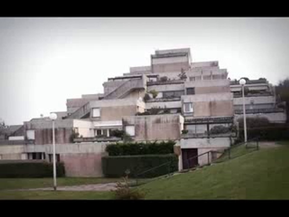Epernay (51) : visite de la cité "Les Pyramides"