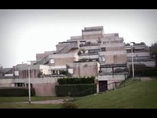 Epernay (51) : visite de la cité "Les Pyramides"