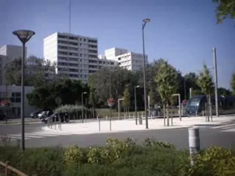 Floirac (33) : visite de la cité Dravemont