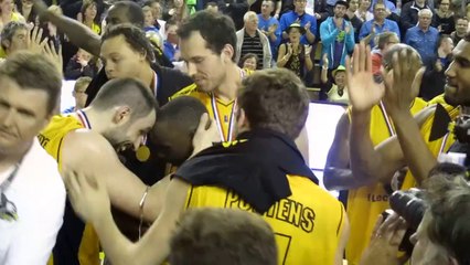 Boulogne : remise du trophée de Pro B aux basketteurs du SOMB