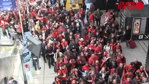 Les Rennes en route vers le Stade de France. ambiance gare de Rennes