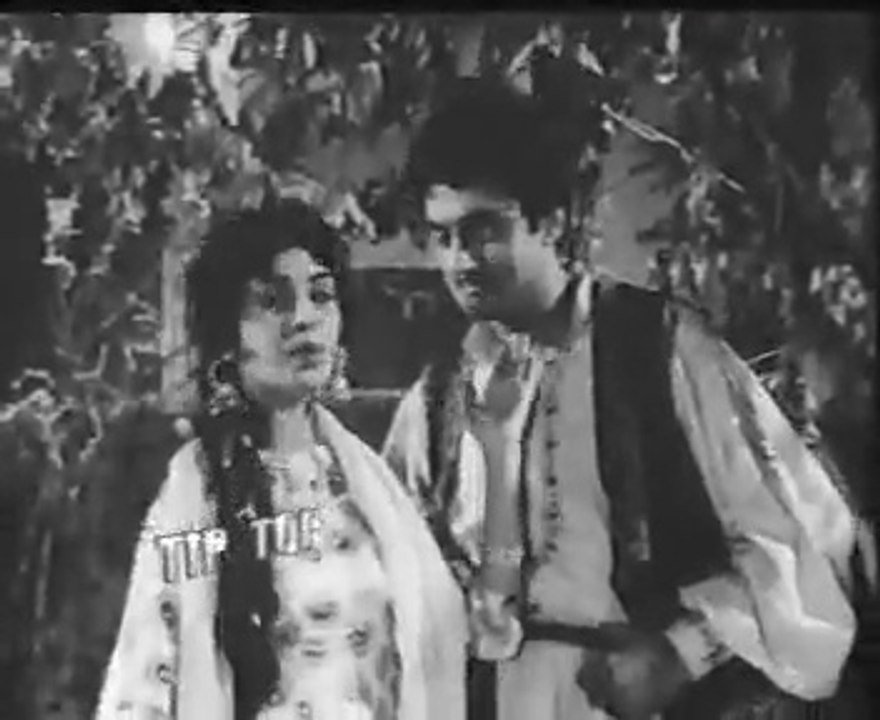 saday naal nima nima hus kurya , hus pai te tu mundia pus jae ga~ inayat hussain bhatti and zubaida khanum Pakistani urdu hindi song punjabi