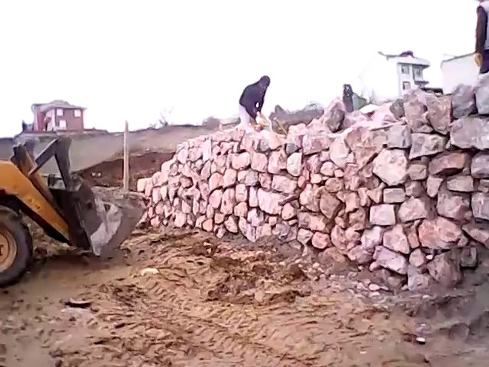 KOCAELİDE BAHÇE DUVAR ÇALIŞMALARI