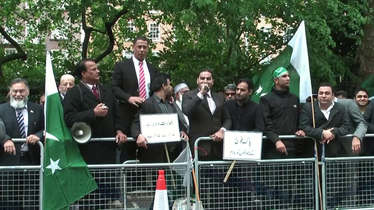 London British National Pakistanis Support Pakistan Army & ISI