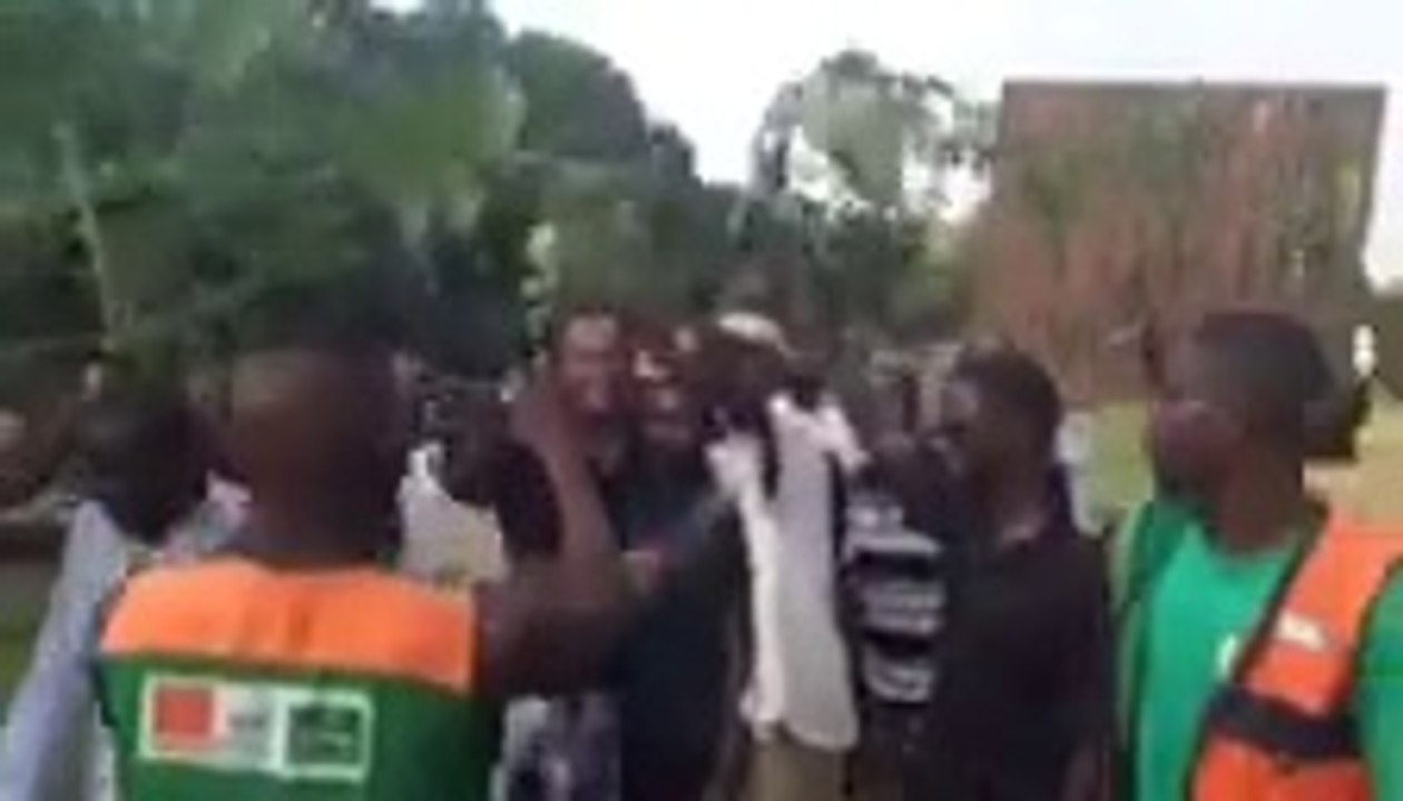 Kinshasa GHK Legend Tour, chant d'accueil pour Yannick Noah