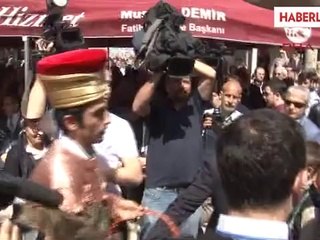 Ayşe Hafsa Sultan Anısına Mesir Macunu Dağıtıldı