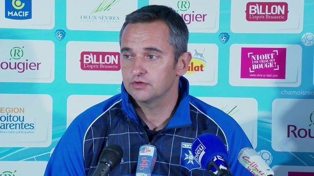 Conférence de presse Chamois Niortais - AJ Auxerre (1-0) : Pascal GASTIEN (NIORT) - Jean-Luc VANNUCHI (AJA) - 2013/2014