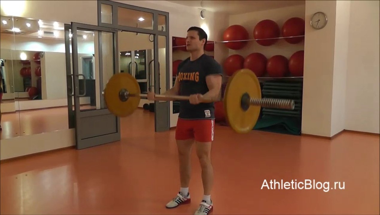 Упражнения на бицепс. Подъем штанги на бицепс. Сгибание рук со штангой стоя