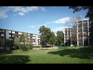 Grenoble (38) : visite de la cité "Le Village Olympique"