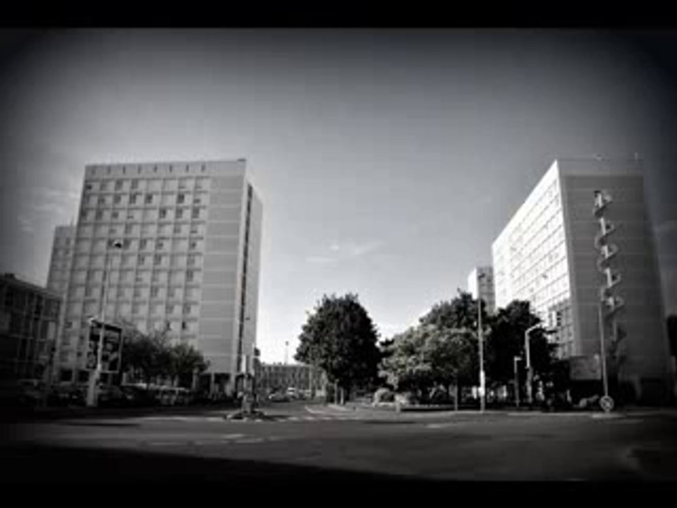 Le Blanc-Mesnil (93) : visite de la cité "Les 4 Tours"