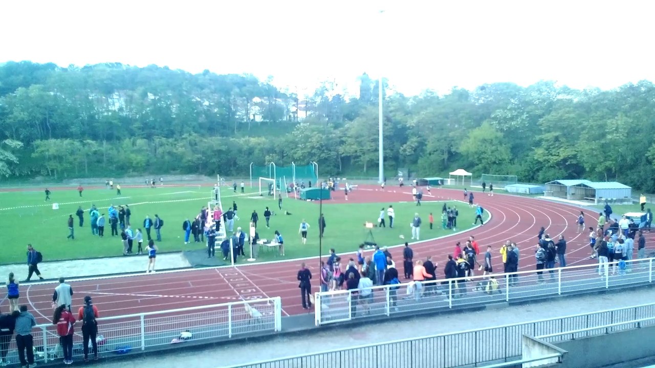 ATHLETISME  INTER CLUB GAGNY 2014  (4 x 400 F)