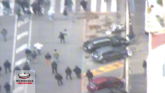 Finale Coppa Italia: spari fuori da stadio, fermato ultrà romanista. Video dall’elicottero degli scontri