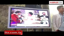 Düğününde Gelinliği ile Ana Haber Bülteni Sundu