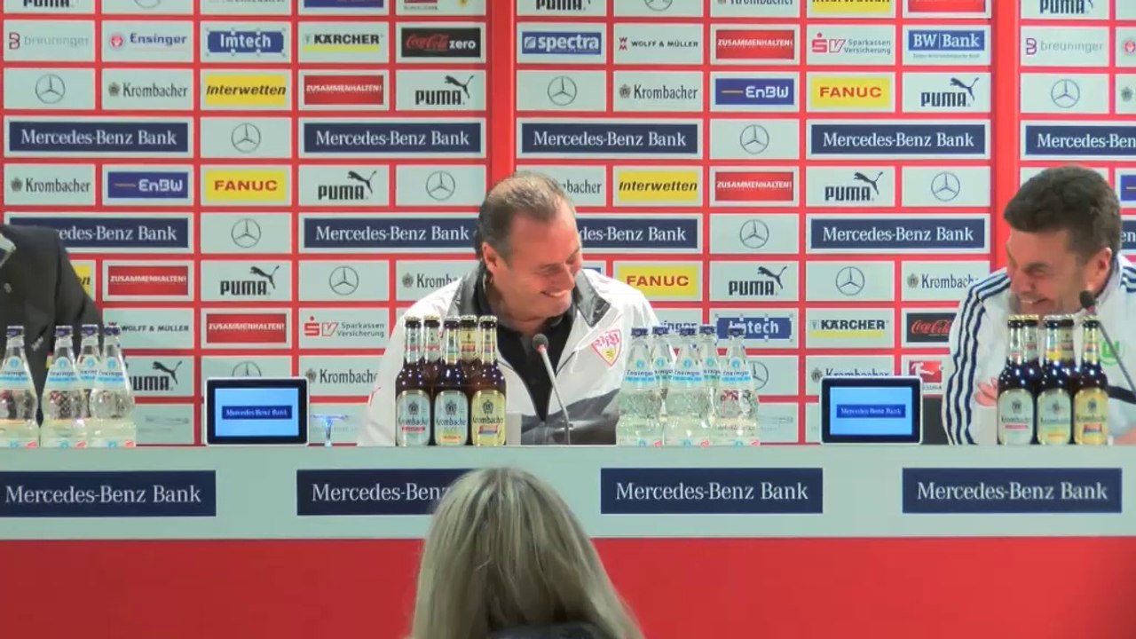 Stevens flachst mit Journalisten: "Soll ich grätschen?"