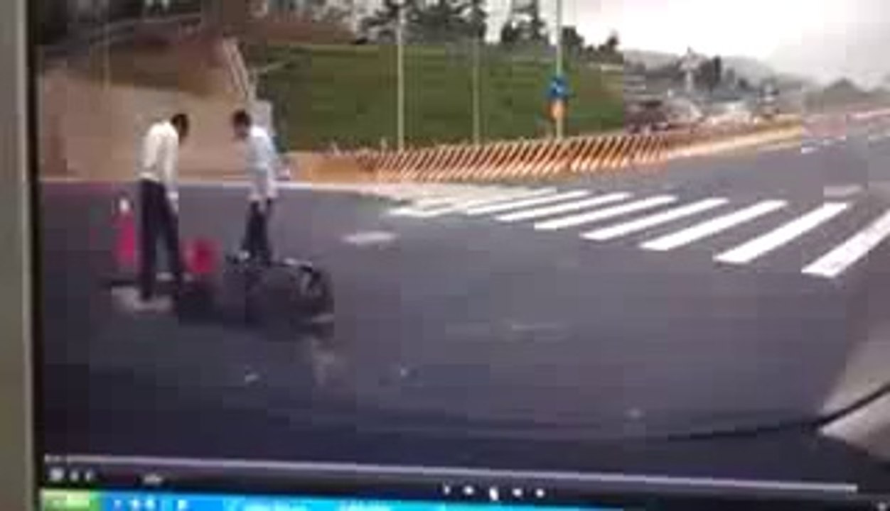 Mauvaise journée à scooter en Chine !