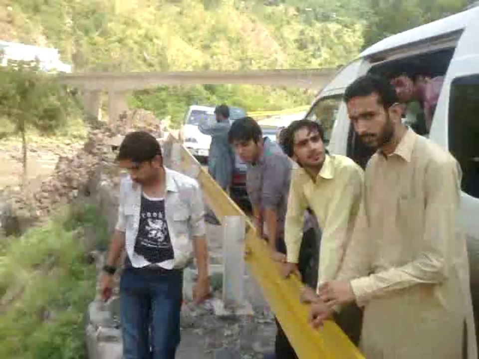 jugnu shakir with friends neelam river muree