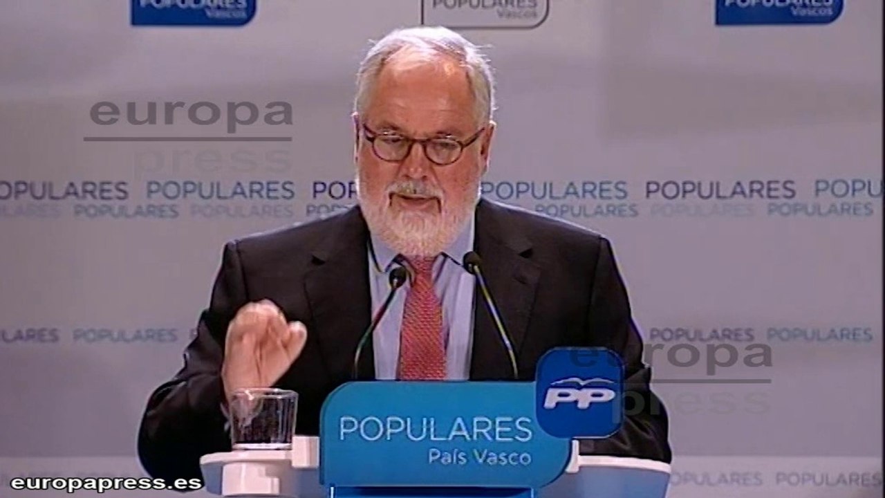 Cañete promete "menos impuestos y menos paro"