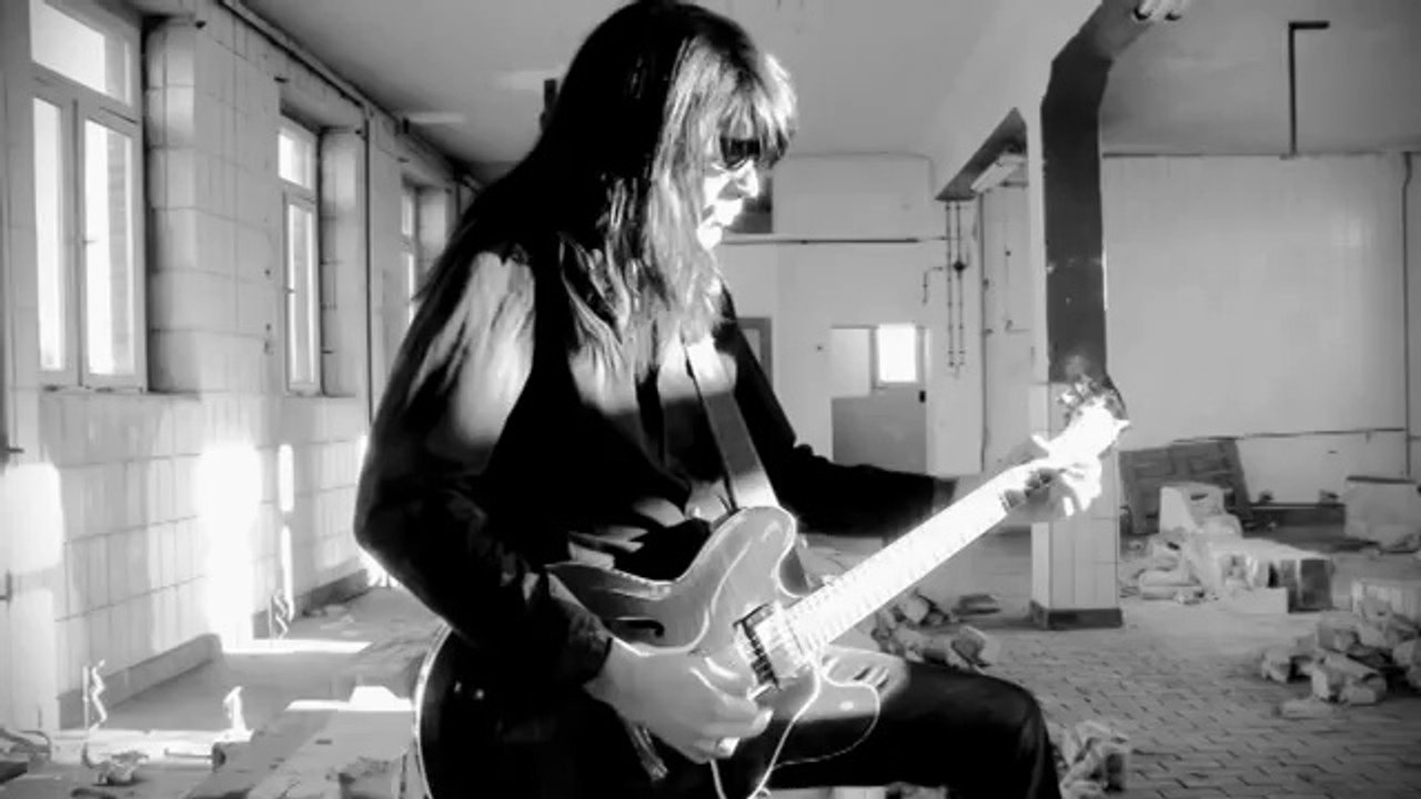 Geliebt und Verletzt [Offizielles Musikvideo 2013]