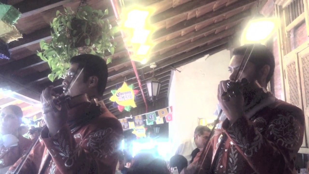 Mariachi Band sings Granada